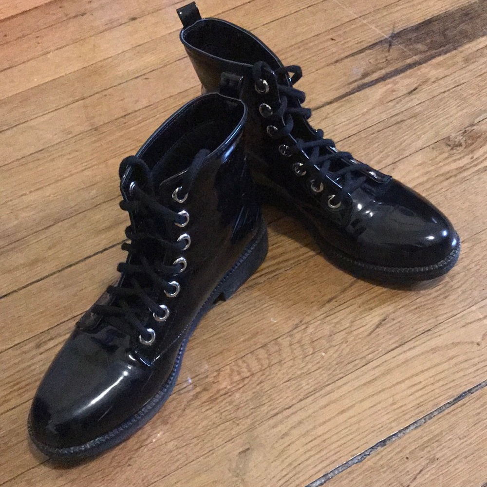 Boots perfect for any weather and rain - Picture 2 of 2